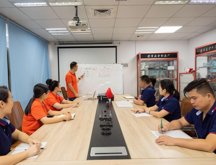 專業(yè)的技術(shù)研發(fā)團隊，先進的生產(chǎn)設(shè)備